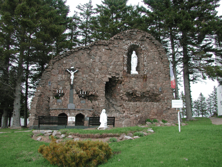 La grotte de Lourdes